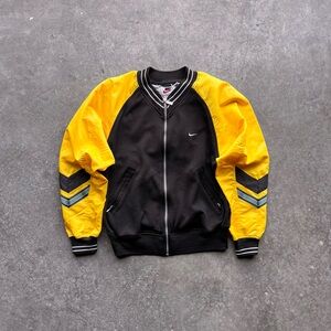 vintage 90’s nike jacket